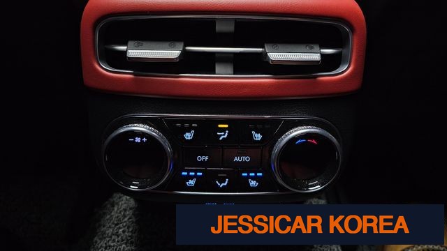 2021 Genesis GV70 - Thumbnail 12