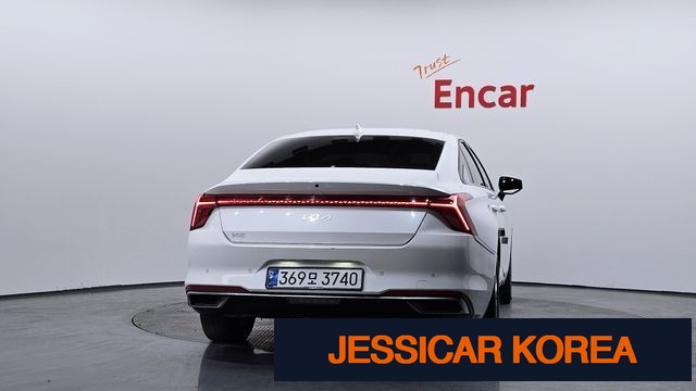 2023 Kia K8 - Thumbnail 2