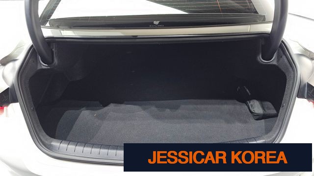 2023 Kia K8 - Thumbnail 10