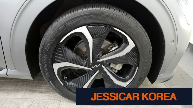 2022 Kia EV6 - Thumbnail 17