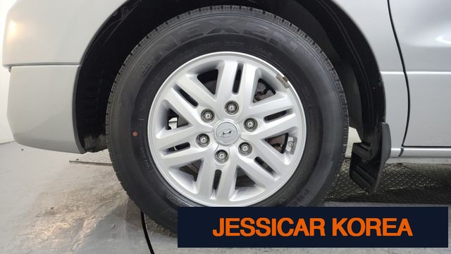 2017 Hyundai Grand Starex - Thumbnail 3