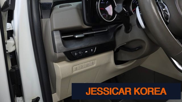 2021 Kia Carnival 4th Gen - Thumbnail 8