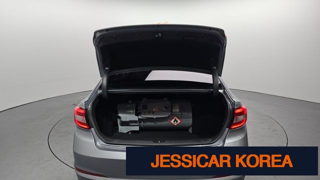 2015 Hyundai LF Sonata - Thumbnail 4