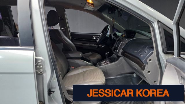 2016 KG Mobility Korando Turismo - Thumbnail 8