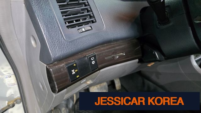 2016 KG Mobility Korando Turismo - Thumbnail 11