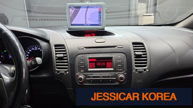 2014 Kia K3 - Thumbnail 4