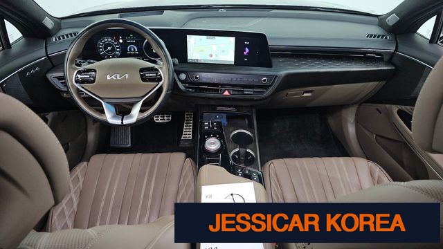 2023 Kia K8 - Thumbnail 13