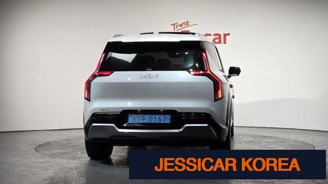 2024 Kia EV9 - Thumbnail 2