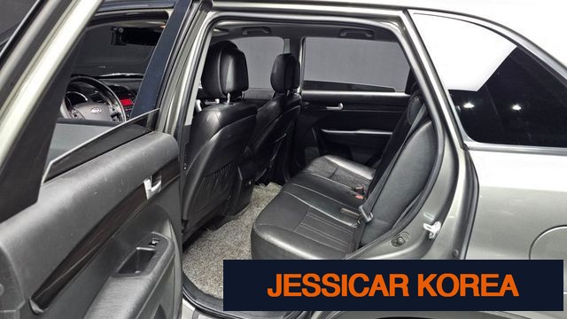 2011 Kia Sorento R - Thumbnail 3