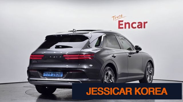 2022 Genesis Electrified GV70 - Thumbnail 5
