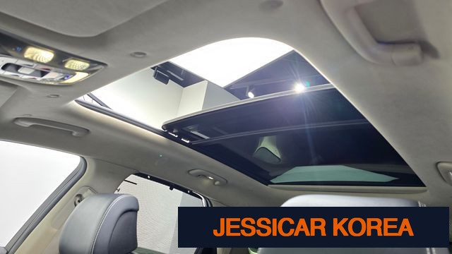 2022 Genesis Electrified GV70 - Thumbnail 16