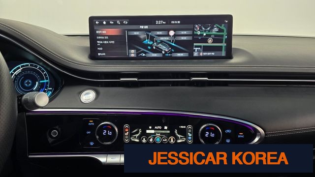 2022 Genesis Electrified GV70 - Thumbnail 19
