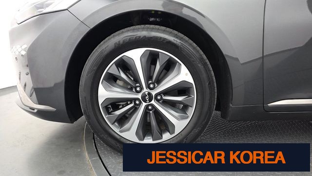 2022 Kia K8 Hybrid - Thumbnail 3