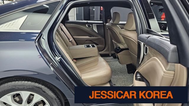 2023 Kia K8 - Thumbnail 10