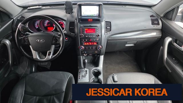 2011 Kia Sorento R - Thumbnail 9