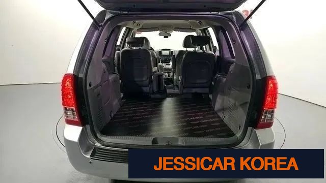 2012 Kia Carnival R - Thumbnail 4