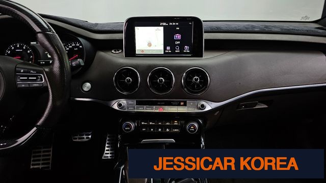2018 Kia Stinger - Thumbnail 2
