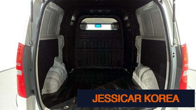 2015 Hyundai Grand Starex - Thumbnail 2