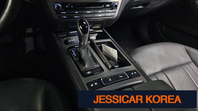 2015 Hyundai Genesis DH - Thumbnail 18
