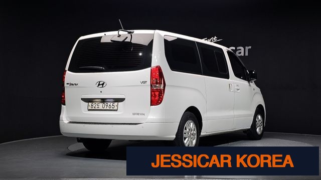 2021 Hyundai The New Grand Starex - Thumbnail 17