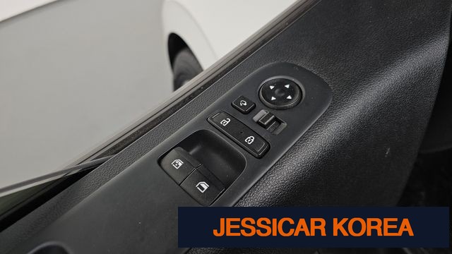 2022 Hyundai Staria - Thumbnail 10