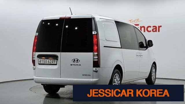 2022 Hyundai Staria - Thumbnail 17
