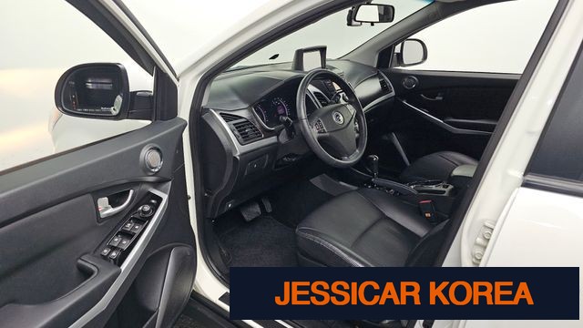 2014 KG Mobility New Korando C - Thumbnail 3