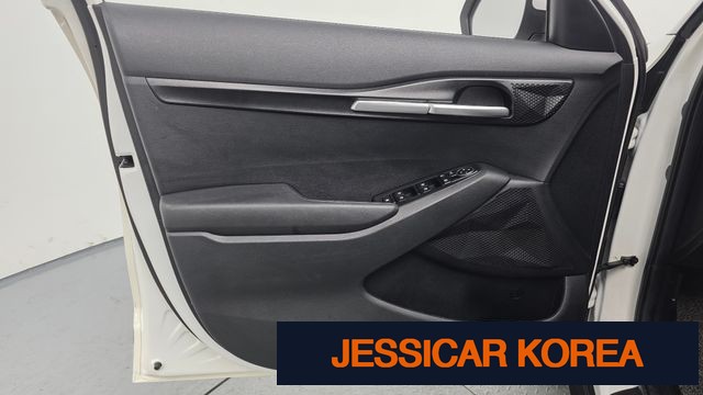 2023 Kia Seltos - Thumbnail 19