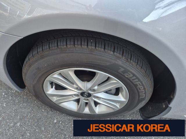 2012 Hyundai YF Sonata - Thumbnail 2