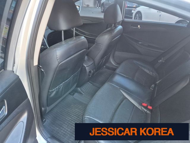 2012 Hyundai YF Sonata - Thumbnail 6