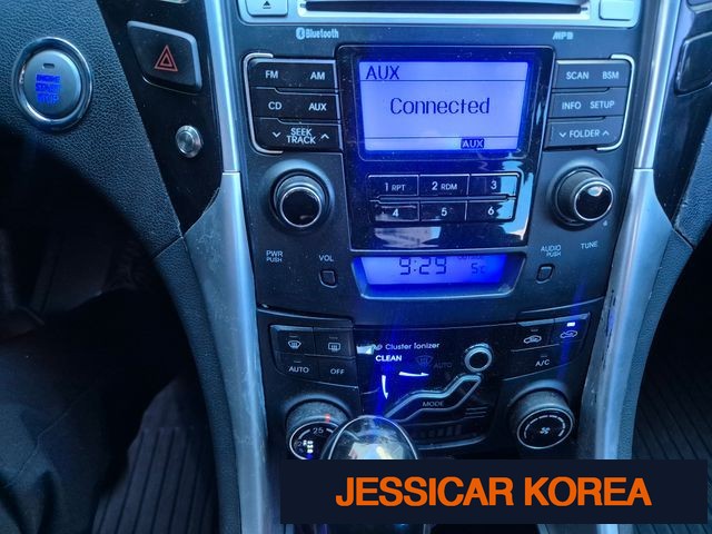 2012 Hyundai YF Sonata - Thumbnail 12