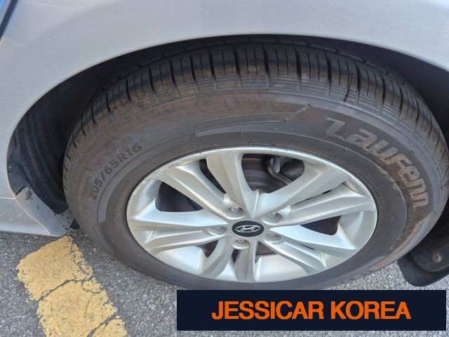 2012 Hyundai YF Sonata - Thumbnail 16