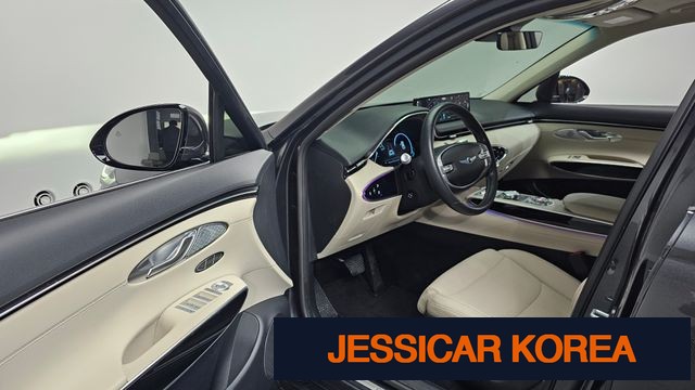 2021 Genesis GV70 - Thumbnail 19