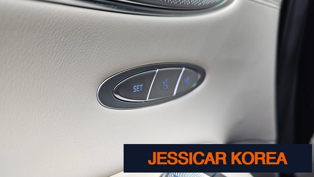 2021 Genesis GV70 - Thumbnail 20