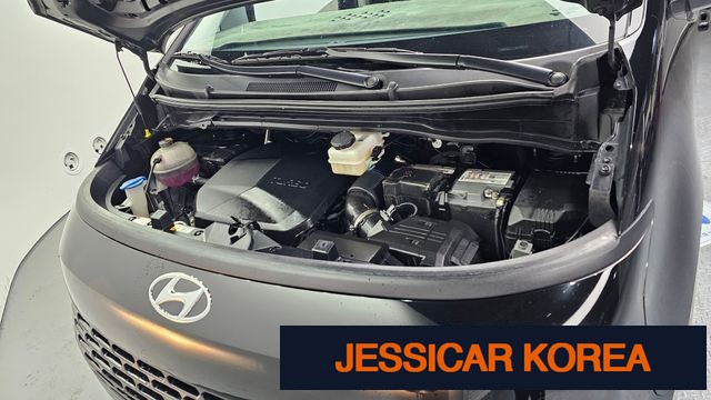 2022 Hyundai Staria - Thumbnail 2