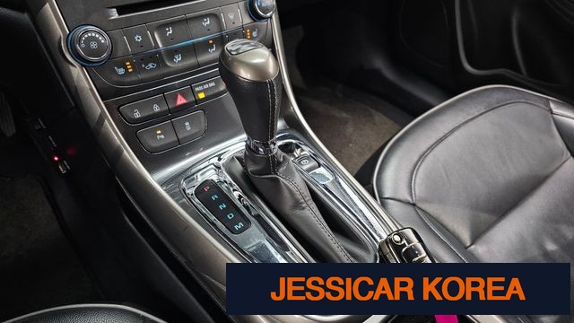 2012 Chevrolet Malibu - Thumbnail 10