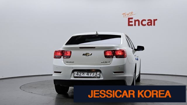 2012 Chevrolet Malibu - Thumbnail 17