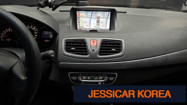 2011 Renault Korea New SM3 - Thumbnail 9