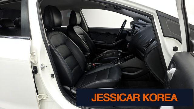 2014 Kia K3 - Thumbnail 6