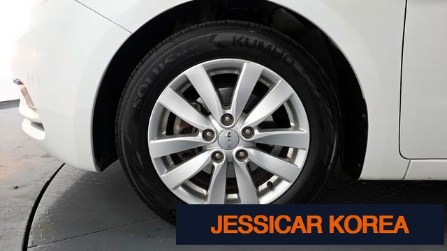 2014 Kia K3 - Thumbnail 8