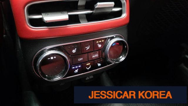 2024 Genesis GV70 - Thumbnail 8