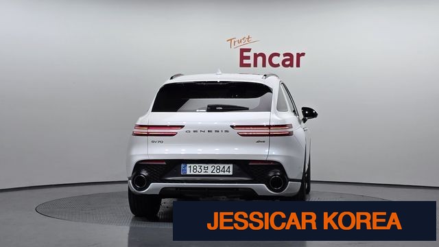 2024 Genesis GV70 - Thumbnail 11