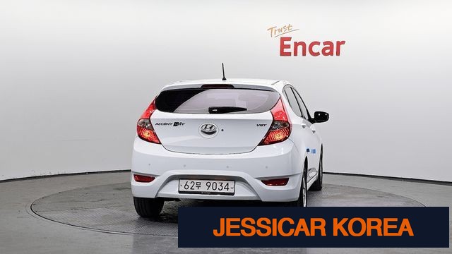 2012 Hyundai Accent (new model) - Thumbnail 4