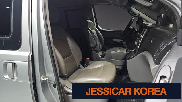 2015 Hyundai Grand Starex - Thumbnail 10