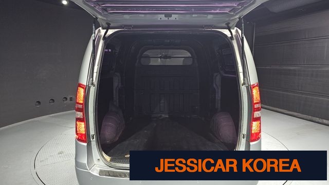 2015 Hyundai Grand Starex - Thumbnail 18