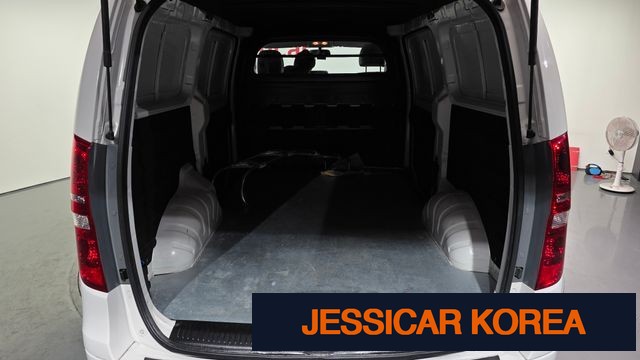 2021 Hyundai The New Grand Starex - Thumbnail 12