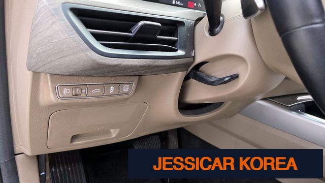 2022 Kia K8 Hybrid - Thumbnail 3