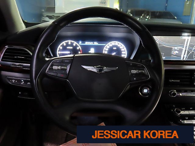 2016 Genesis EQ900 - Thumbnail 4