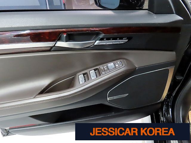 2016 Genesis EQ900 - Thumbnail 6