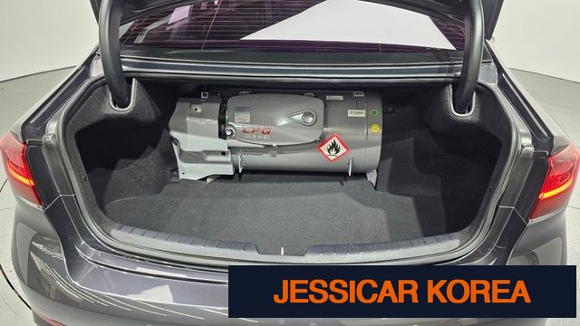 2020 Kia K7 Premier - Thumbnail 16